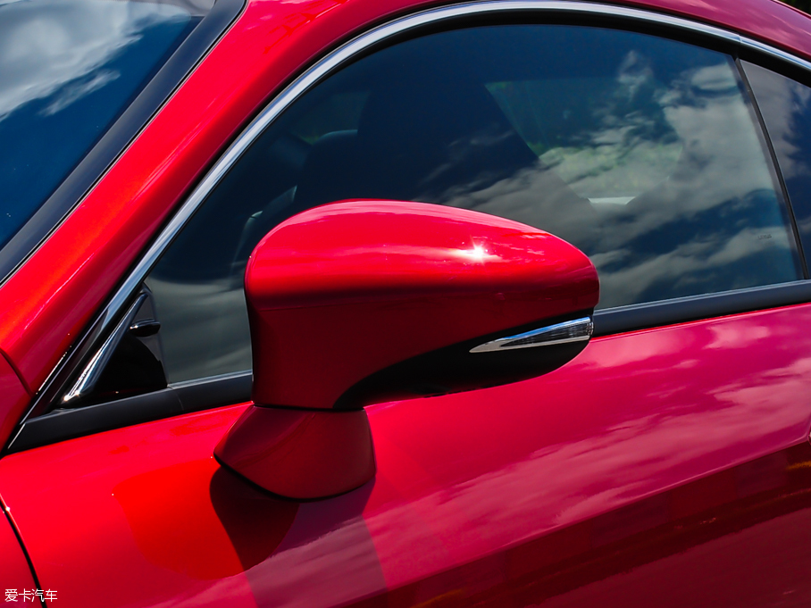 2015���׿��_˹RC F 5.0L ̼�w�S��