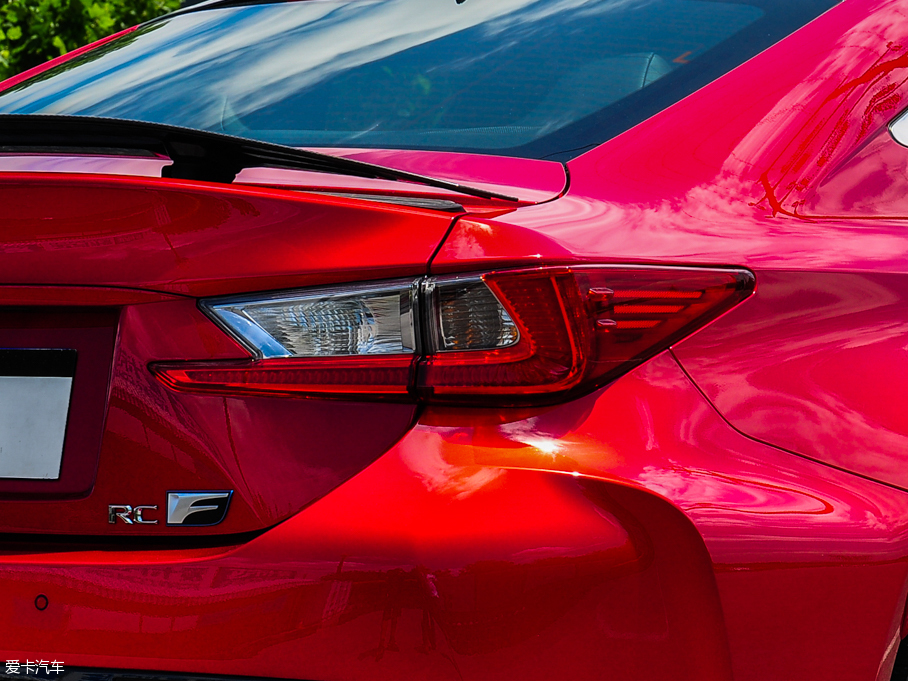 2015���׿��_˹RC F 5.0L ̼�w�S��