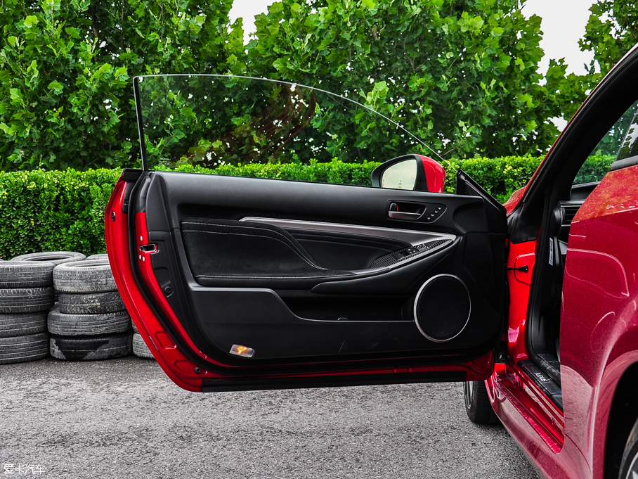 2015���׿��_˹RC F 5.0L ̼�w�S��