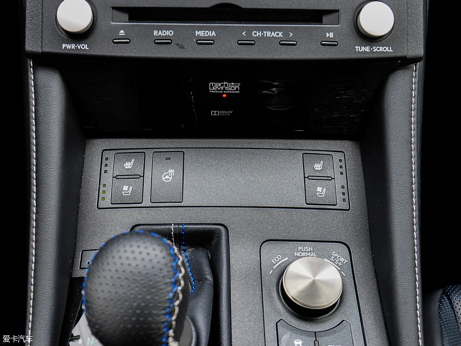 2015���׿��_˹RC F 5.0L ̼�w�S��