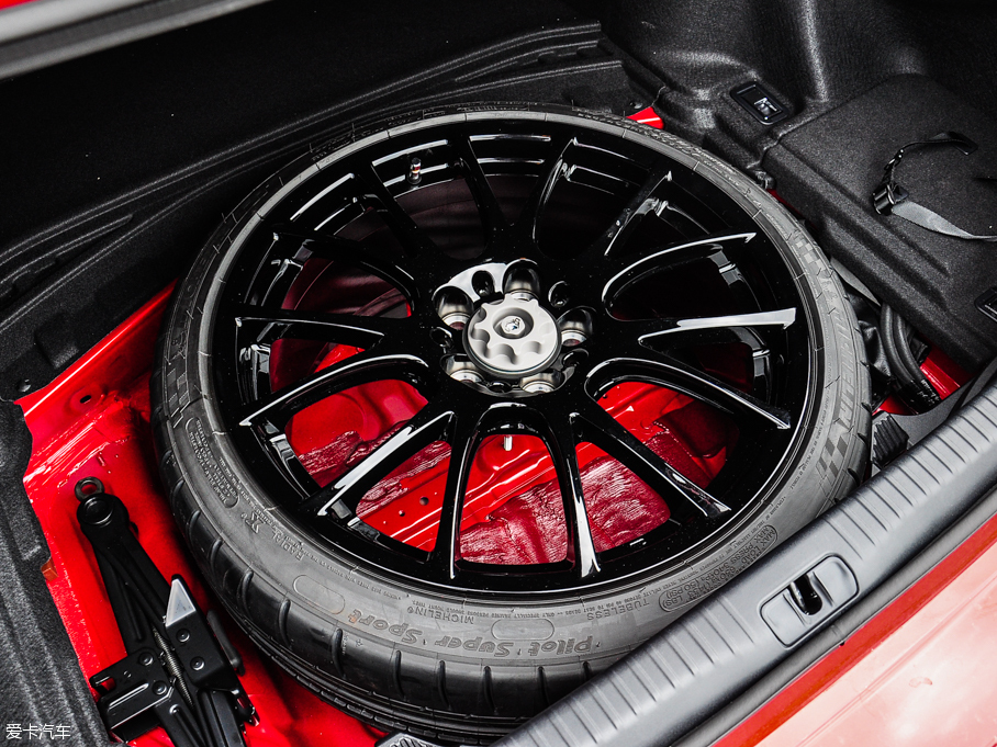 2015׿_˹RC F 5.0L ̼wS