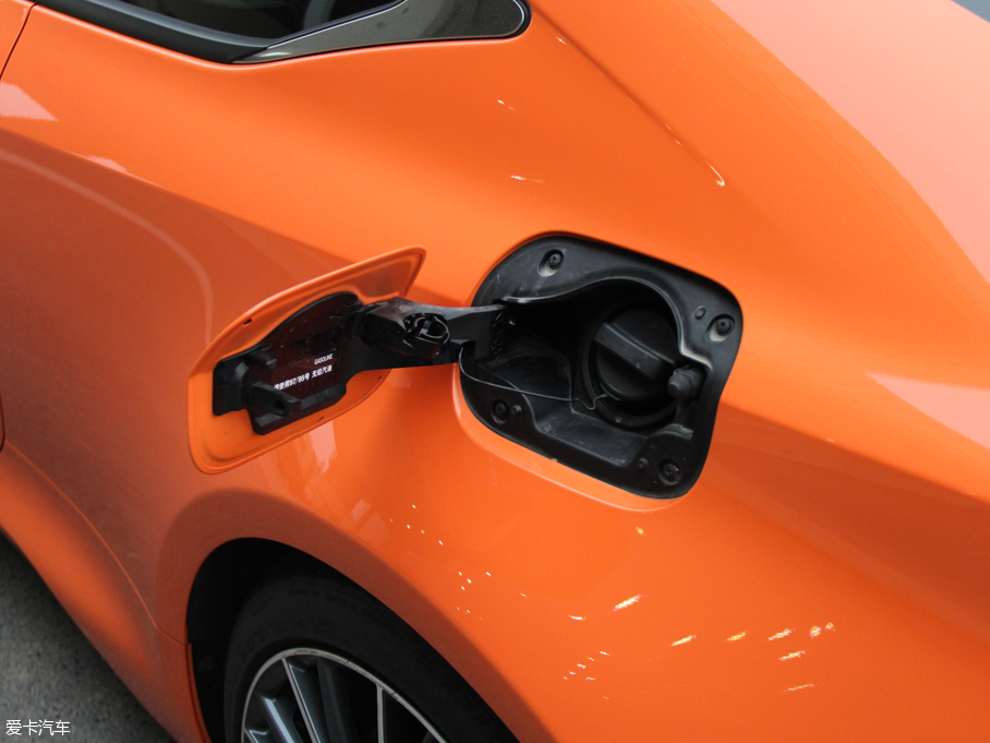 2015׿_˹RC F 5.0L ̼wS