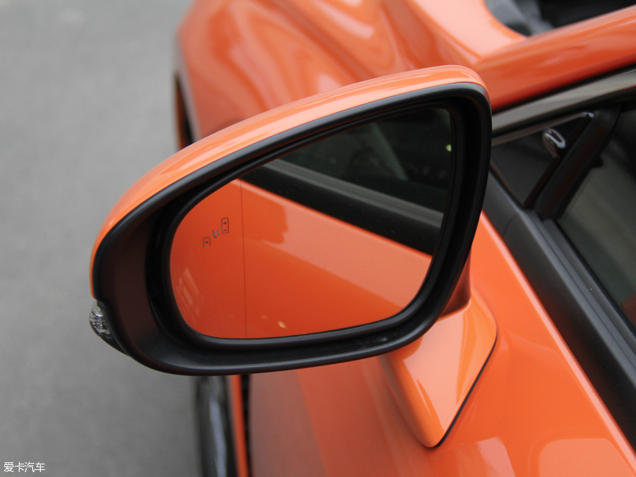 2015׿_˹RC F 5.0L ̼wS