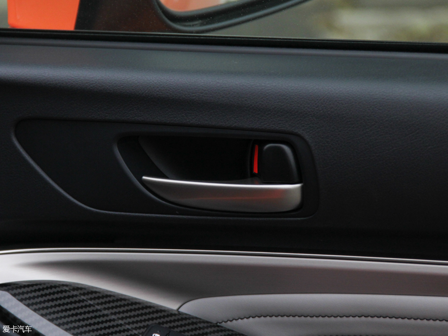 2015׿_˹RC F 5.0L ̼wS