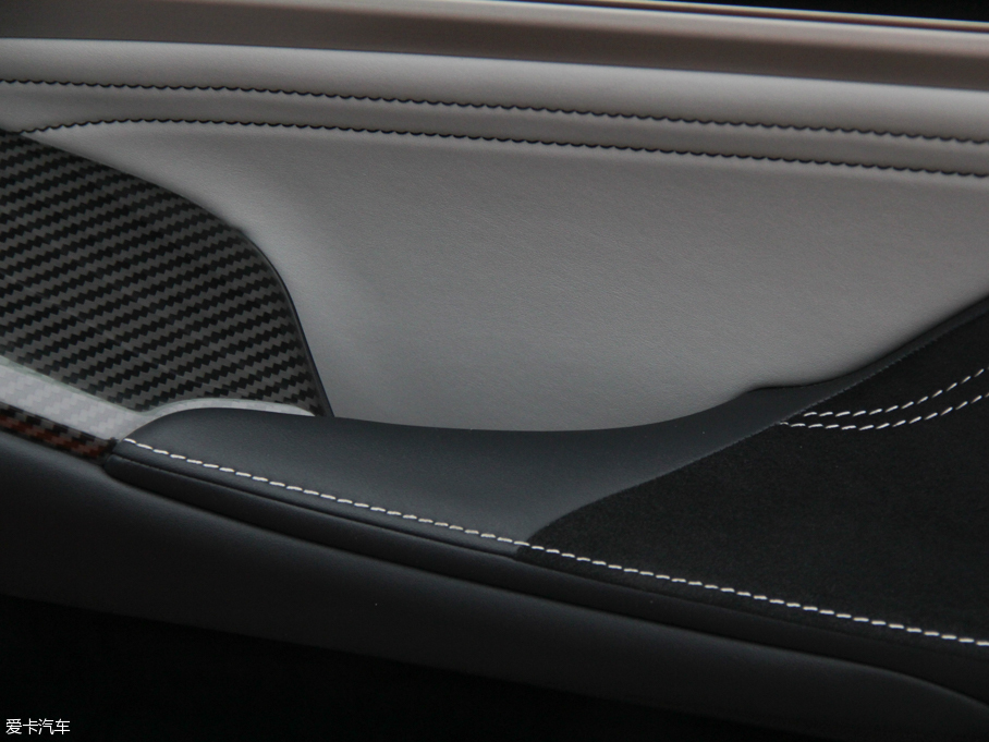 2015׿_˹RC F 5.0L ̼wS