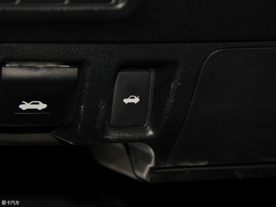 2015׿_˹RC F 5.0L ̼wS