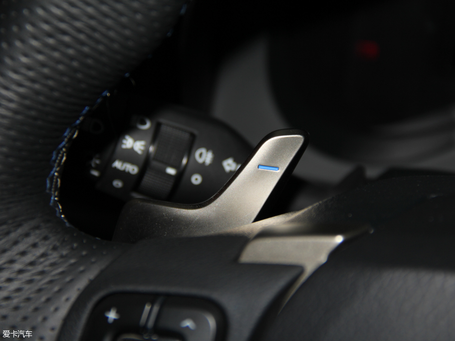 2015׿_˹RC F 5.0L ̼wS