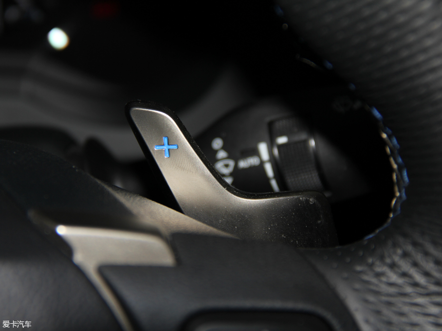 2015׿_˹RC F 5.0L ̼wS