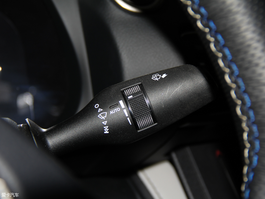 2015׿_˹RC F 5.0L ̼wS