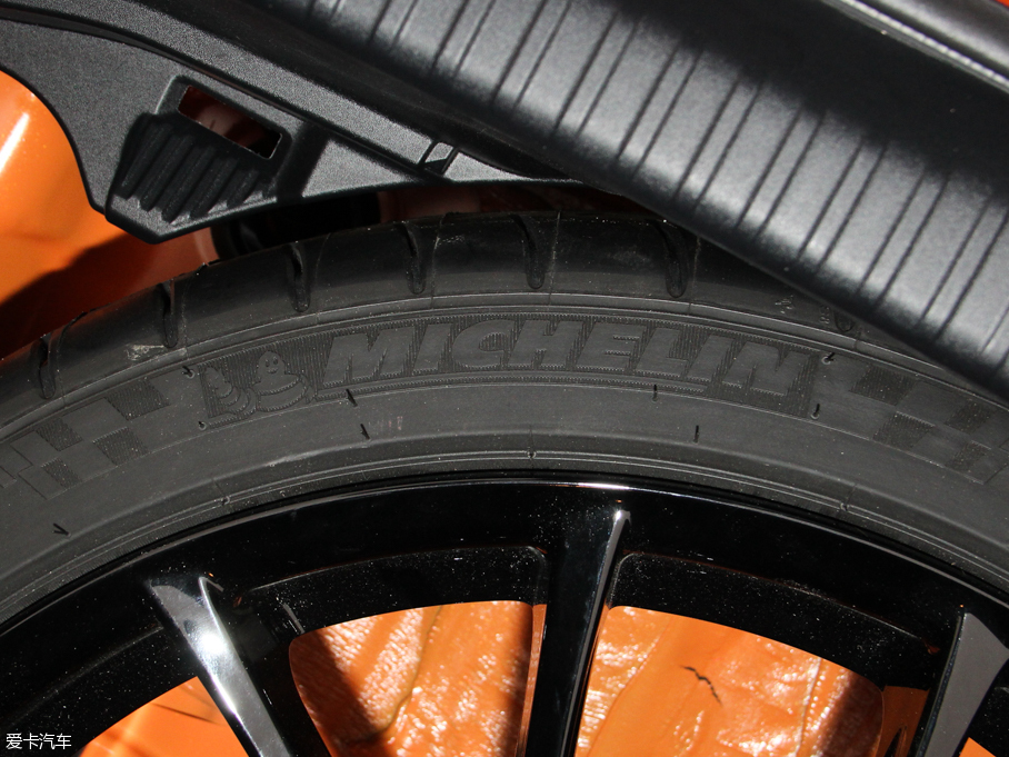 2015׿_˹RC F 5.0L ̼wS