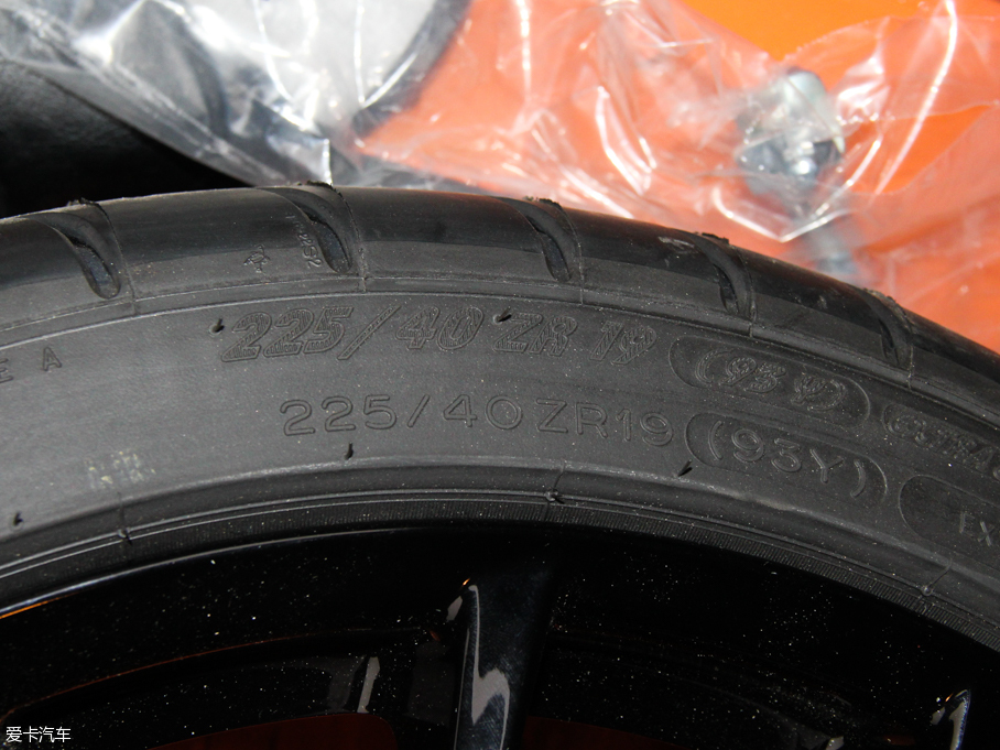 2015׿_˹RC F 5.0L ̼wS