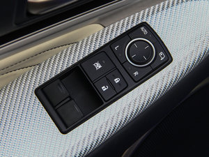 2015款5.0L 驭峰版 主驾车窗控制区	