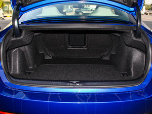 2015款5.0L 驭峰版 行李厢空间