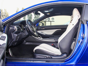 2015款5.0L 驭峰版 前排空间