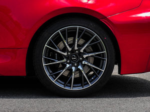 2015款5.0L 碳纤维版 轮圈