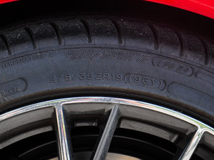 2015款5.0L 碳纤维版 轮胎尺寸