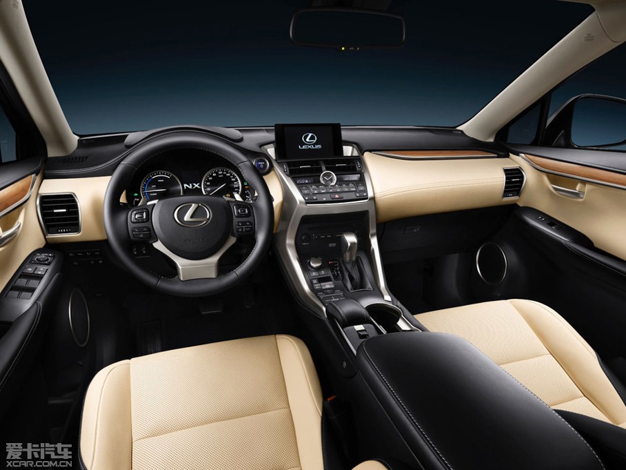 2015׿_˹NX 300h hа ǰ