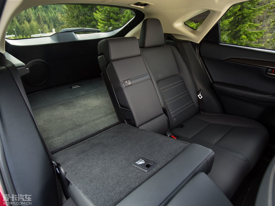 2015׿_˹NX 300h hа ǰ