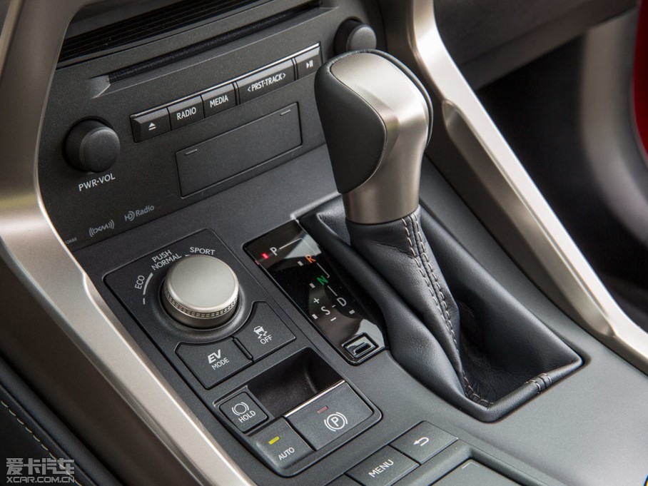 2015׿_˹NX 300h hа ǰ