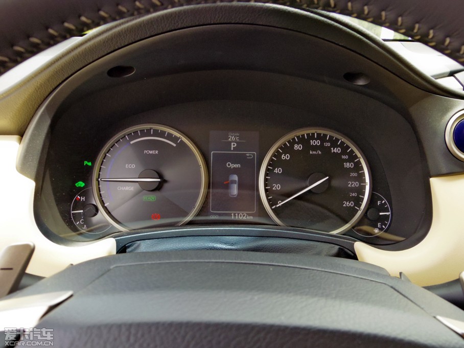 2015׿_˹NX 300h hа ǰ