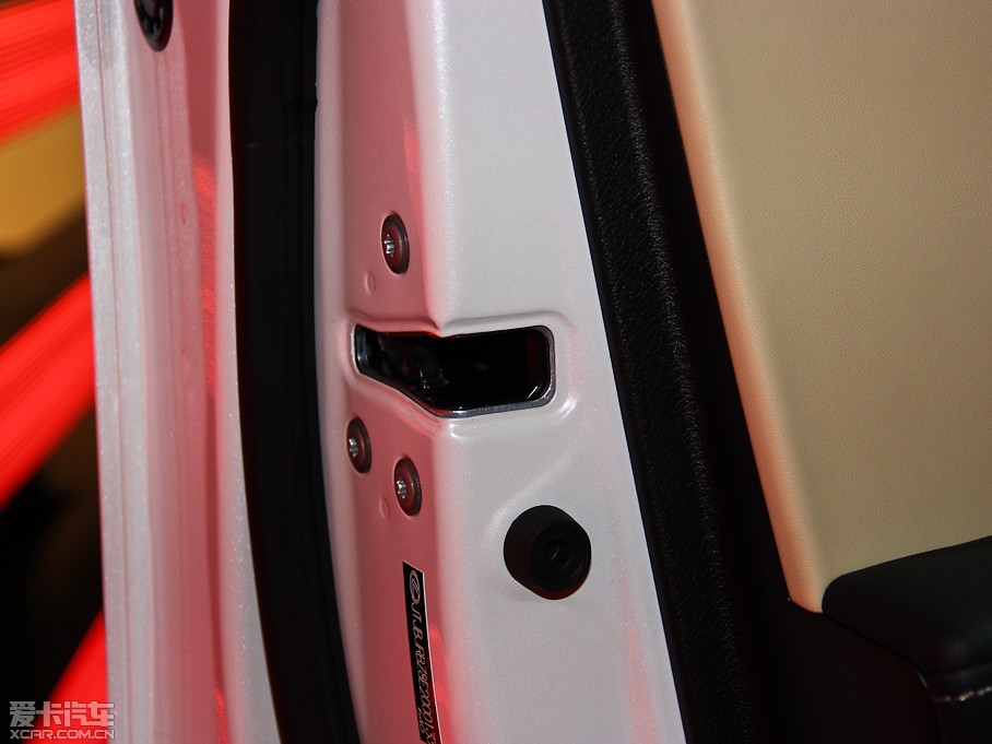 2015׿_˹NX 300h hа ǰ