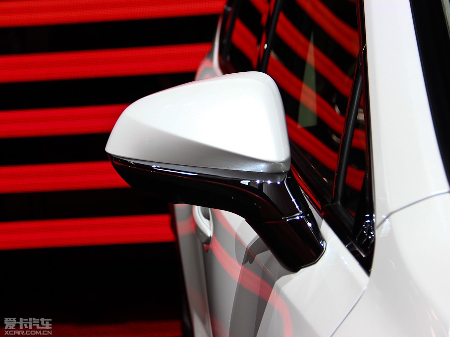 2015׿_˹NX 300h hа ǰ