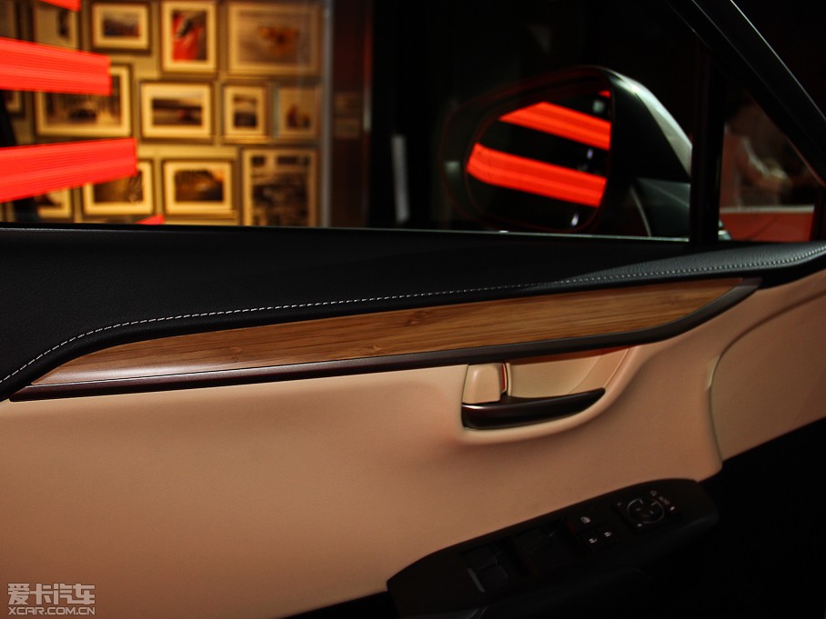 2015׿_˹NX 300h hа ǰ