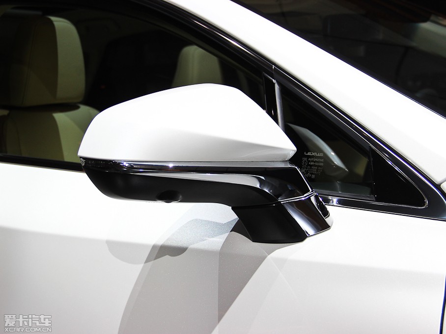 2015׿_˹NX 300h hа ǰ