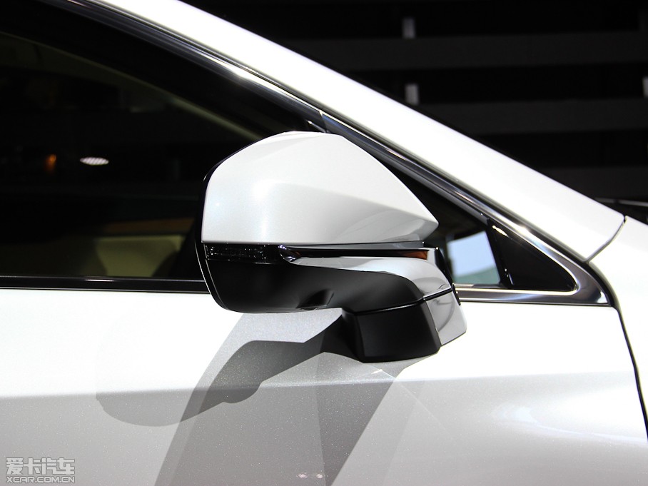 2015׿_˹NX 300h hа ǰ(q)