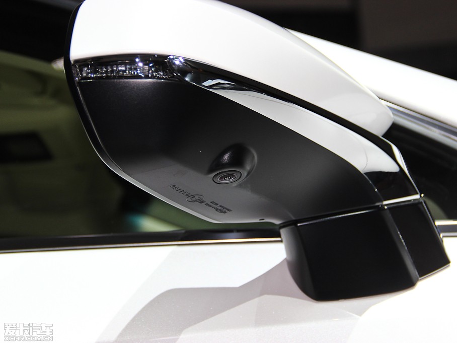 2015׿_˹NX 300h hа ǰ