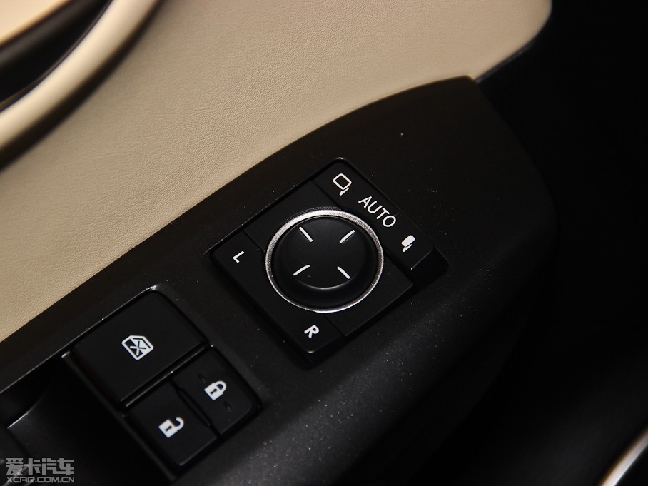 2015׿_˹NX 300h hа ǰ