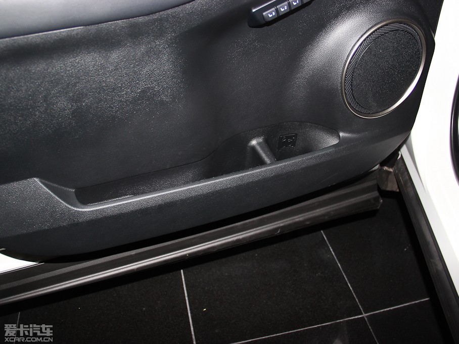 2015׿_˹NX 300h hа ǰ