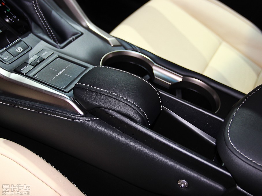 2015׿_˹NX 300h hа ǰ(q)