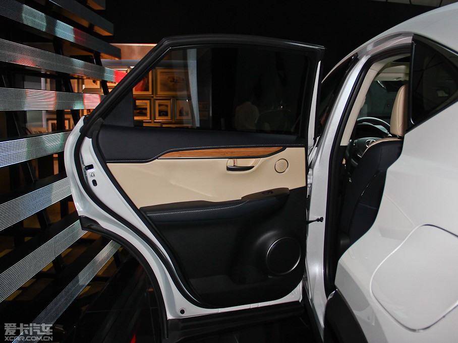 2015׿_˹NX 300h hа ǰ(q)