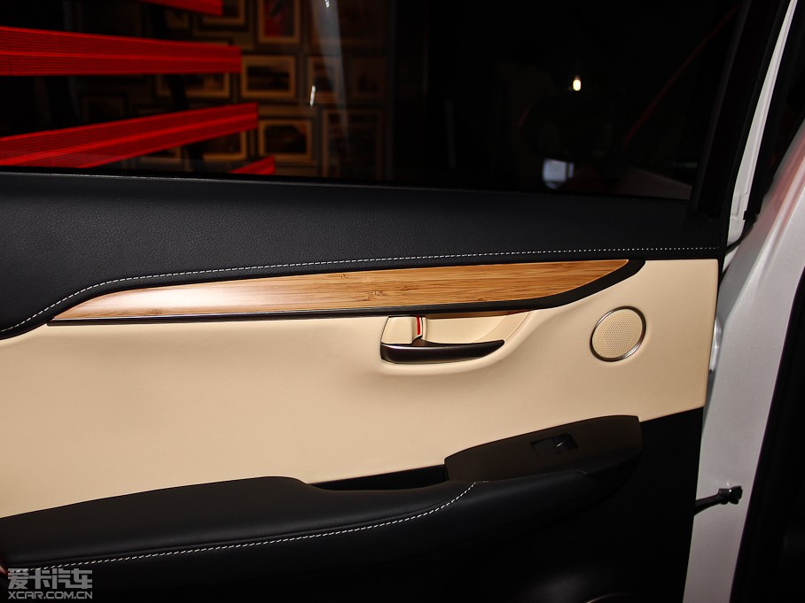 2015׿_˹NX 300h hа ǰ