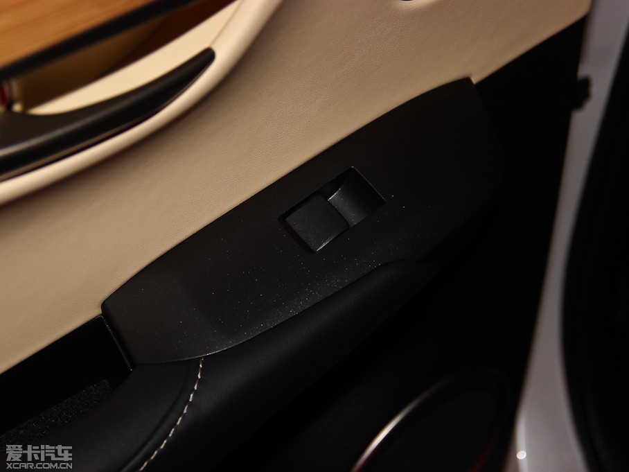 2015׿_˹NX 300h hа ǰ(q)