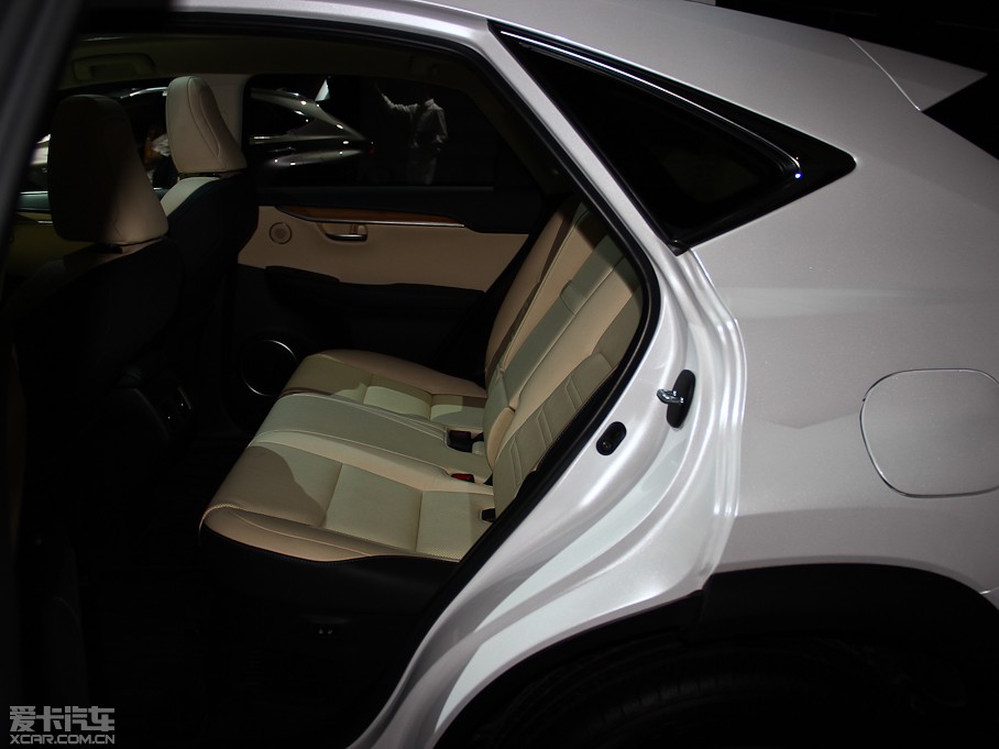 2015׿_˹NX 300h hа ǰ(q)