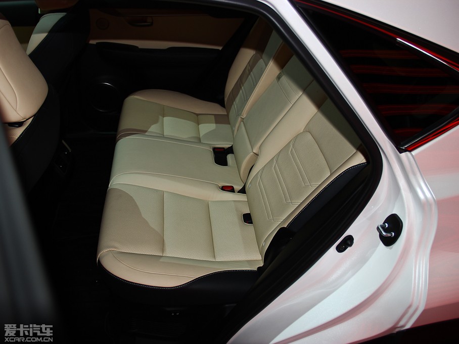 2015׿_˹NX 300h hа ǰ