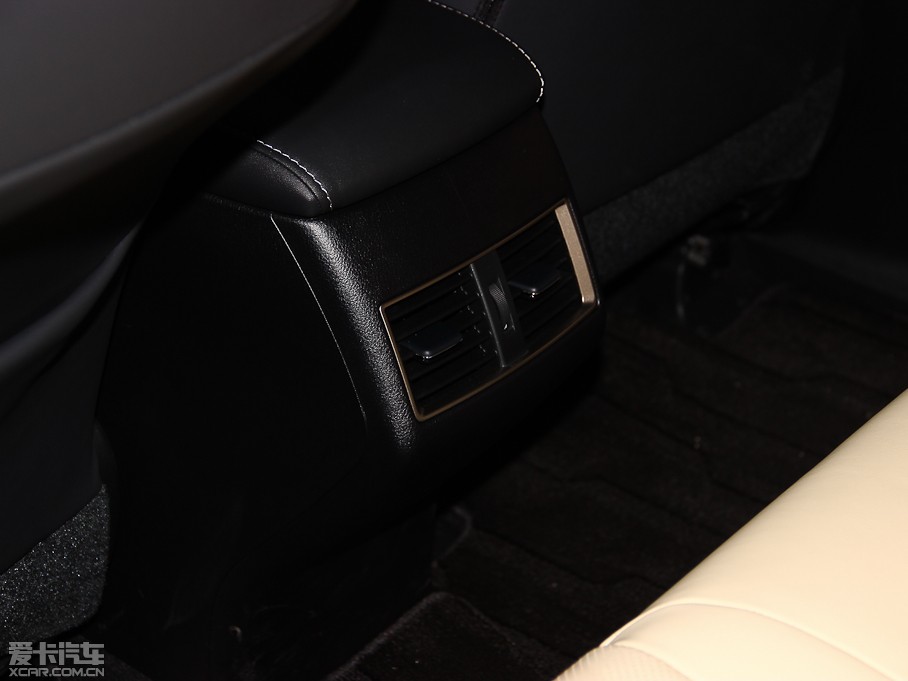 2015׿_˹NX 300h hа ǰ