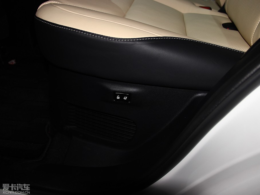 2015׿_˹NX 300h hа ǰ