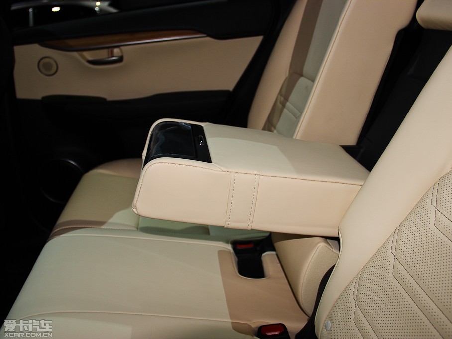 2015׿_˹NX 300h hа ǰ(q)