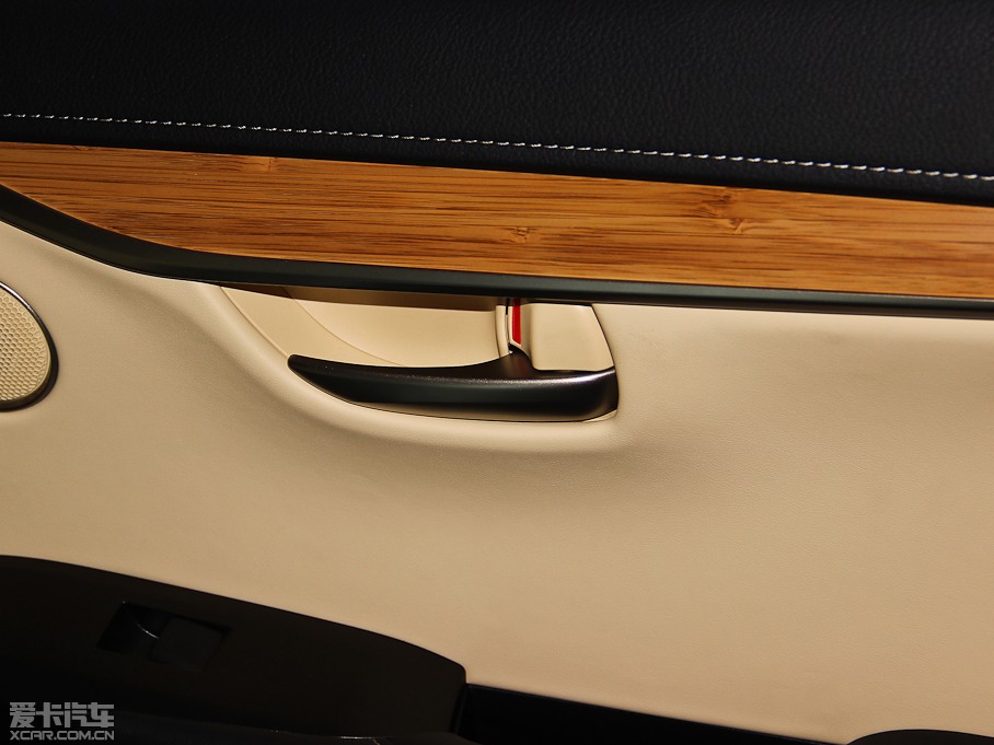 2015׿_˹NX 300h hа ǰ(q)