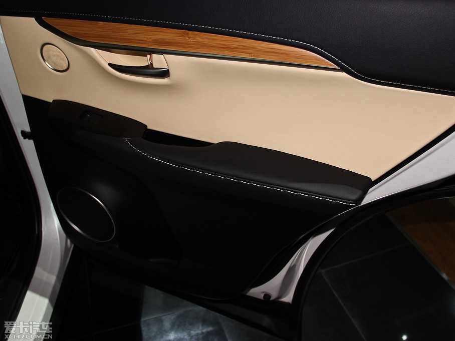 2015׿_˹NX 300h hа ǰ