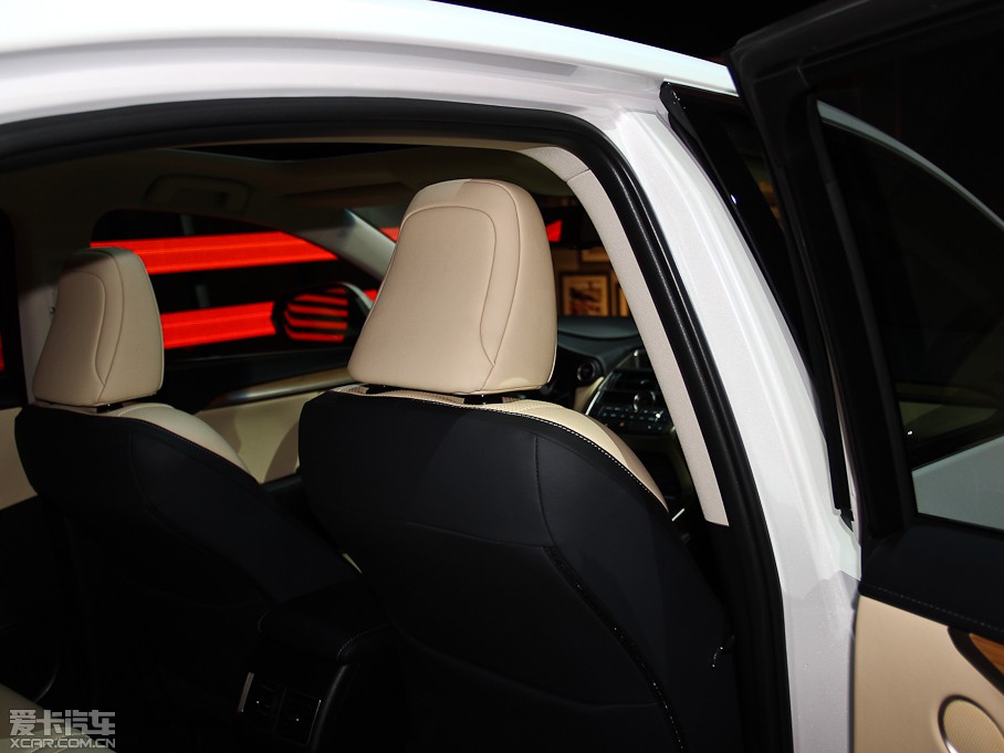 2015׿_˹NX 300h hа ǰ