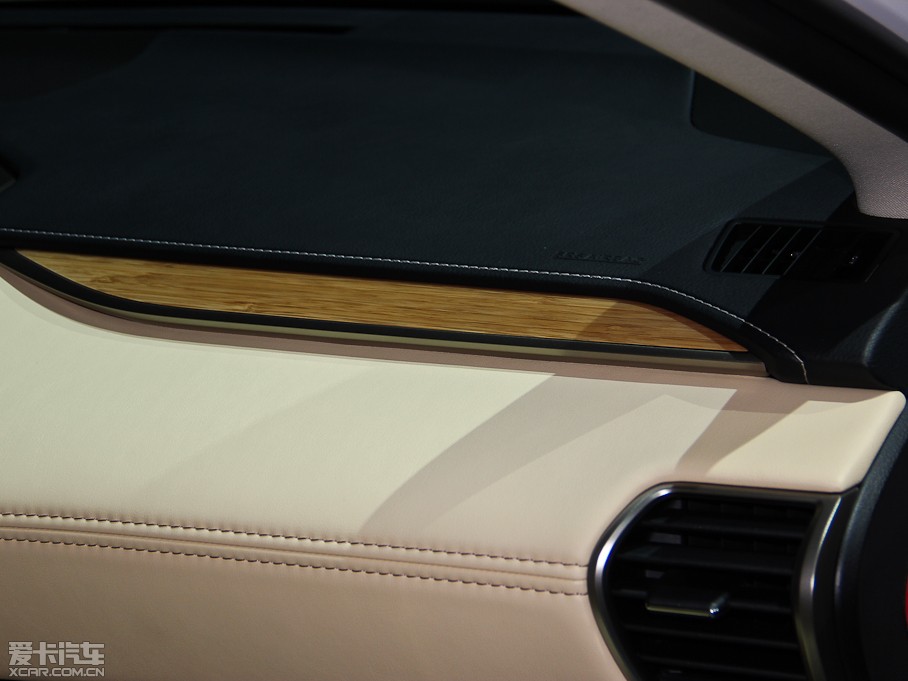 2015׿_˹NX 300h hа ǰ