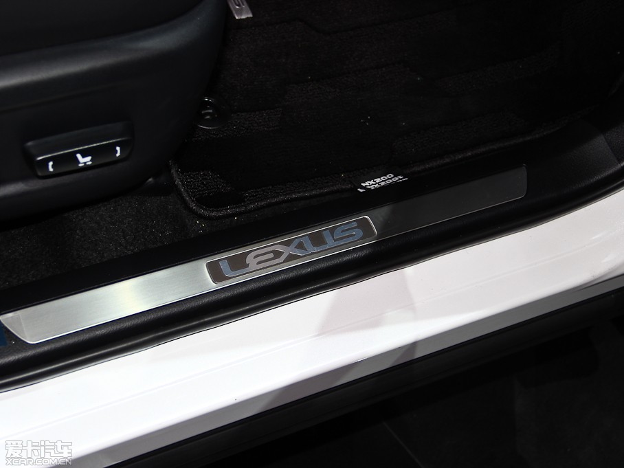 2015׿_˹NX 300h hа ǰ