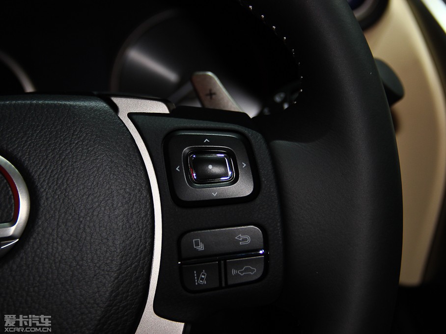 2015׿_˹NX 300h hа ǰ(q)