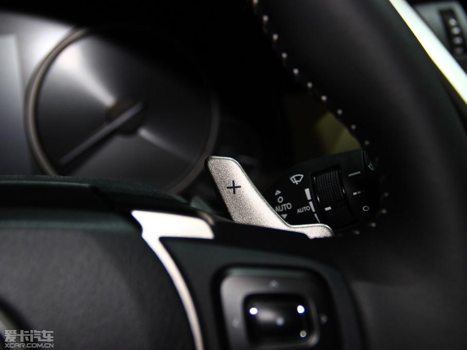 2015׿_˹NX 300h hа ǰ