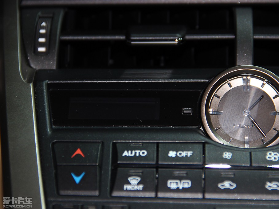 2015׿_˹NX 300h hа ǰ(q)