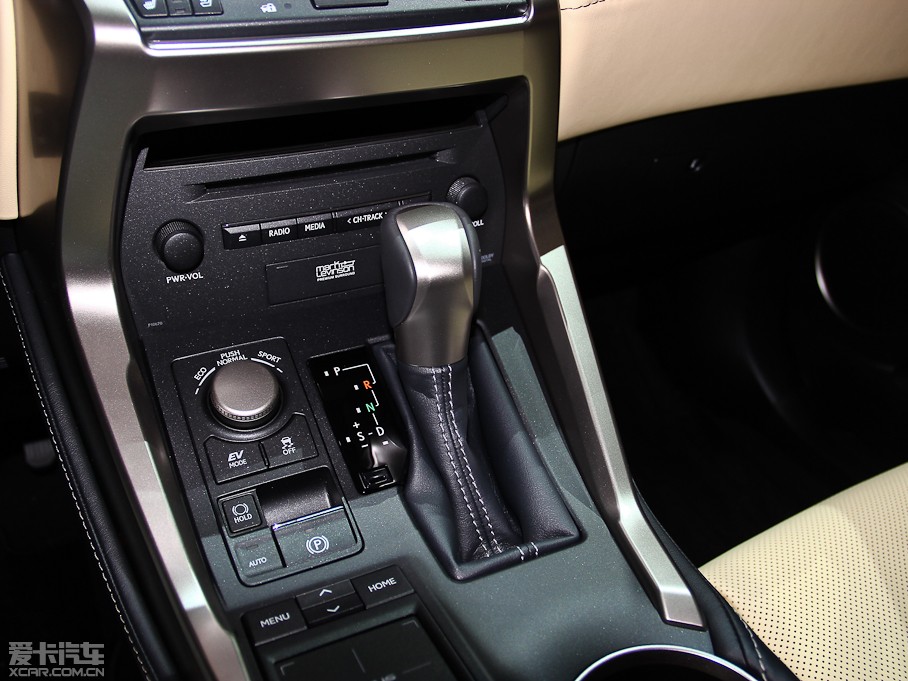 2015׿_˹NX 300h hа ǰ